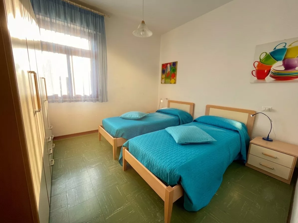 Via Vivaldi: Ampio appartamento con giardino privato, mansarda e terrazza abitabile a due passi dal mare - Foto 8