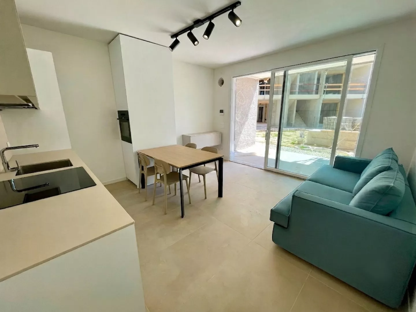 Dream Beach: Vivere l'Eccellenza a Porto Santa Margherita - Foto 7