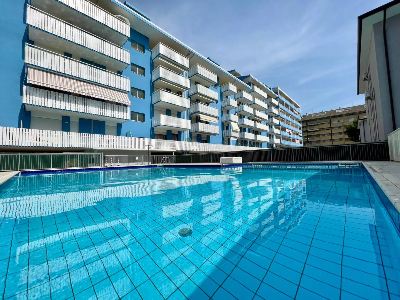 HOLIDAY, bilocale ristrutturato con piscina in zona centrale e comodo al mare - Foto 12