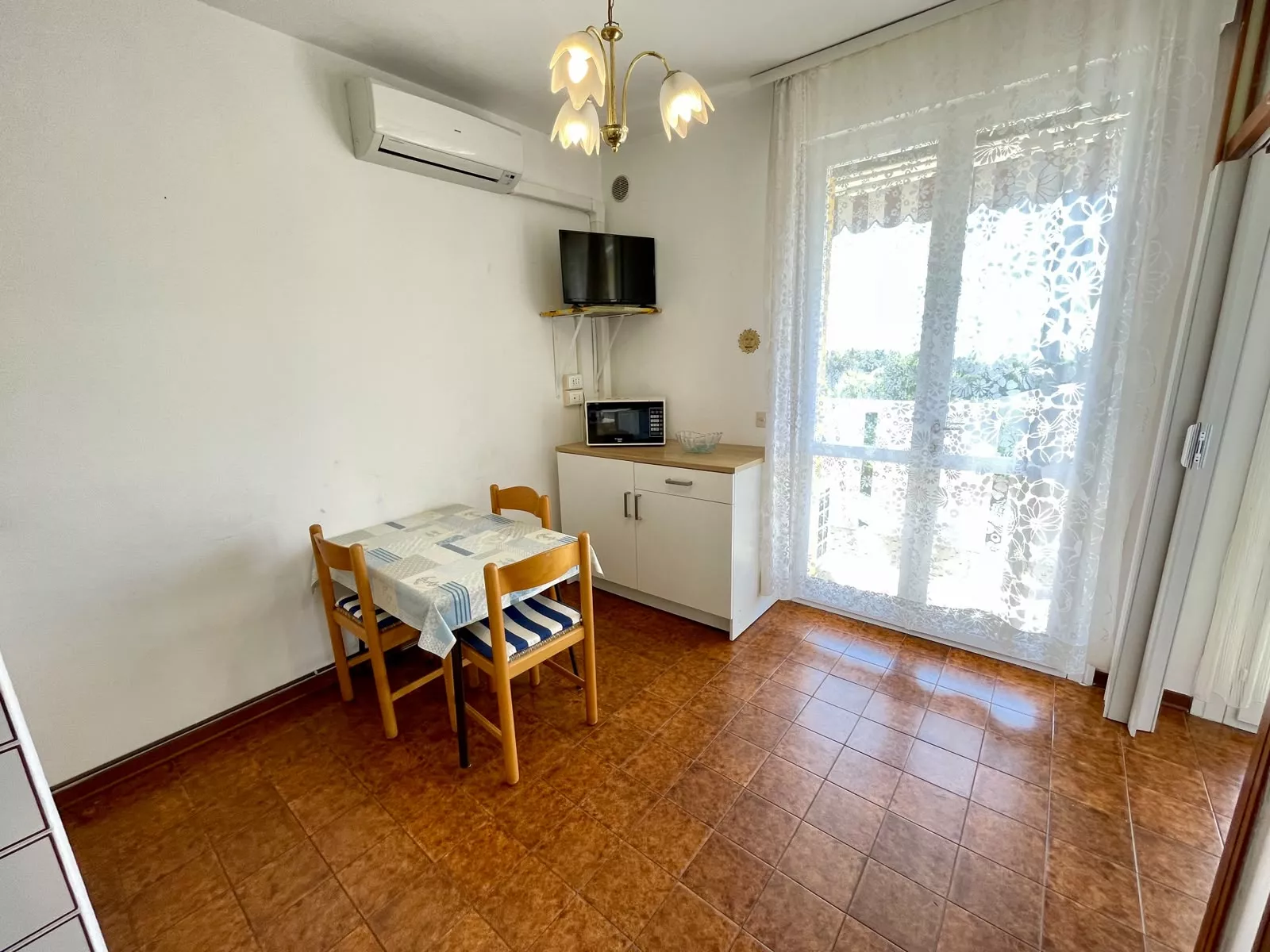 Residence La Zattera - appartamento di angolo con vista mare e piscina, a soli 50 mt dal mare - Foto 5