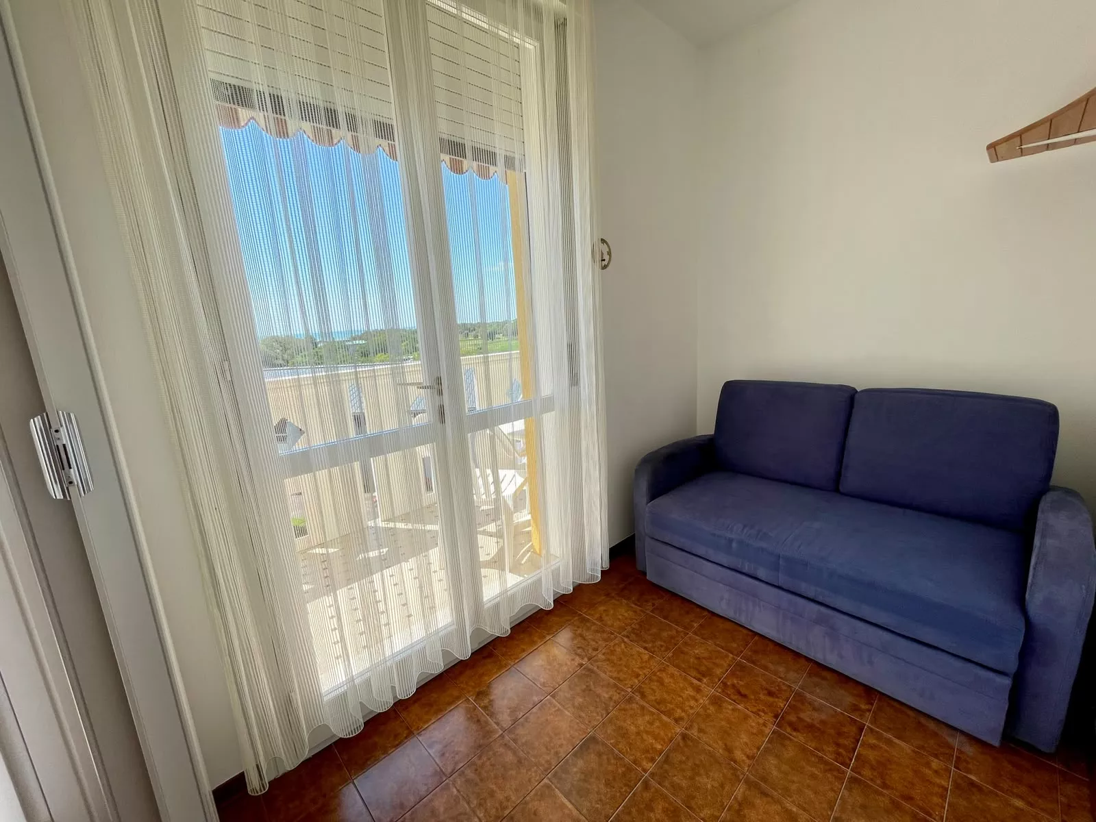 Residence La Zattera - appartamento di angolo con vista mare e piscina, a soli 50 mt dal mare - Foto 6