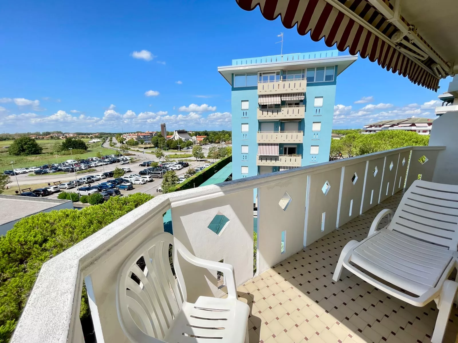 Residence La Zattera - appartamento di angolo con vista mare e piscina, a soli 50 mt dal mare - Foto 13